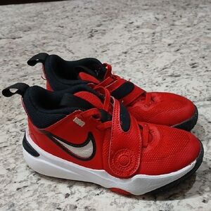 Nike Team Hustle D11 Youth Shoes